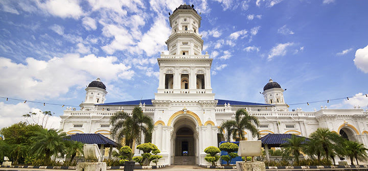 thăm thánh đường sultan abur bakar trong lịch trình du lịch singapore - malaysia cho gia đình