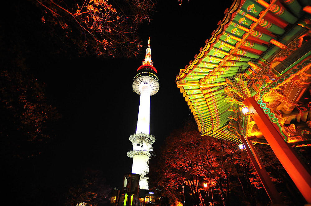 Bí kíp phá đảo công viên Namsan, khám phá tháp N Seoul 2 tháp N seoul vào ban đêm