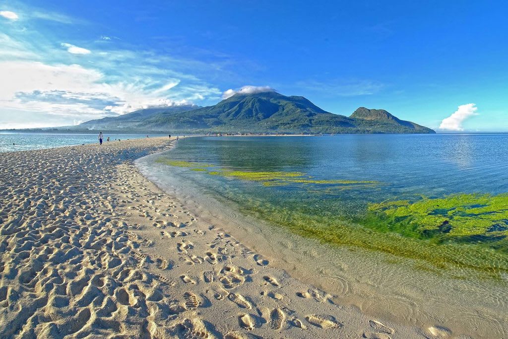 15 bãi biển phải-đến-một-lần-trong-đời ở Philippines 14 đảo camiguin có một trong những bãi biển đẹp nhất ở philippines
