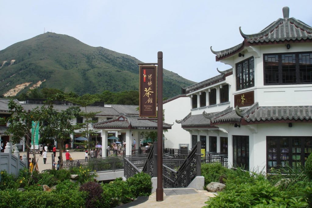 Du lịch tự túc Hồng Kông: trọn ngày khám phá cáp treo Ngong Ping 360 và đảo Lantau 14 ghé li-nong tea house trong chuyến đi khám phá ngong ping 360