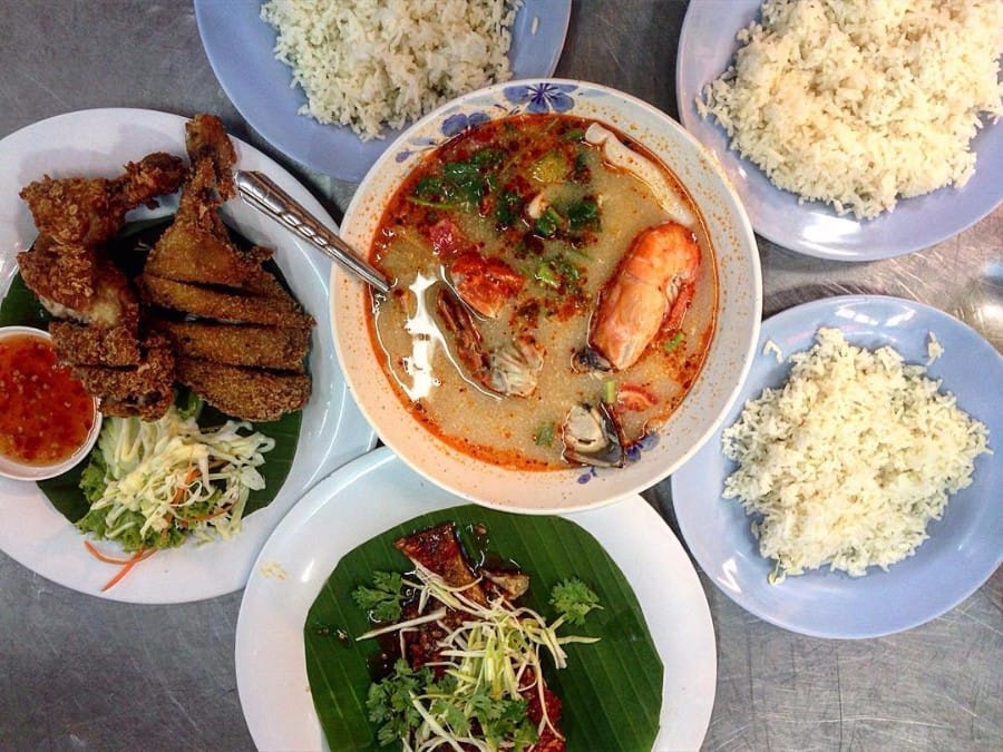 13 khu chợ đường phố bạn không nên bỏ lỡ khi đến Bangkok 5 thưởng thức món ăn hồi giáo tại chatuchak, một trong những khu chợ đường phố ở bangkok