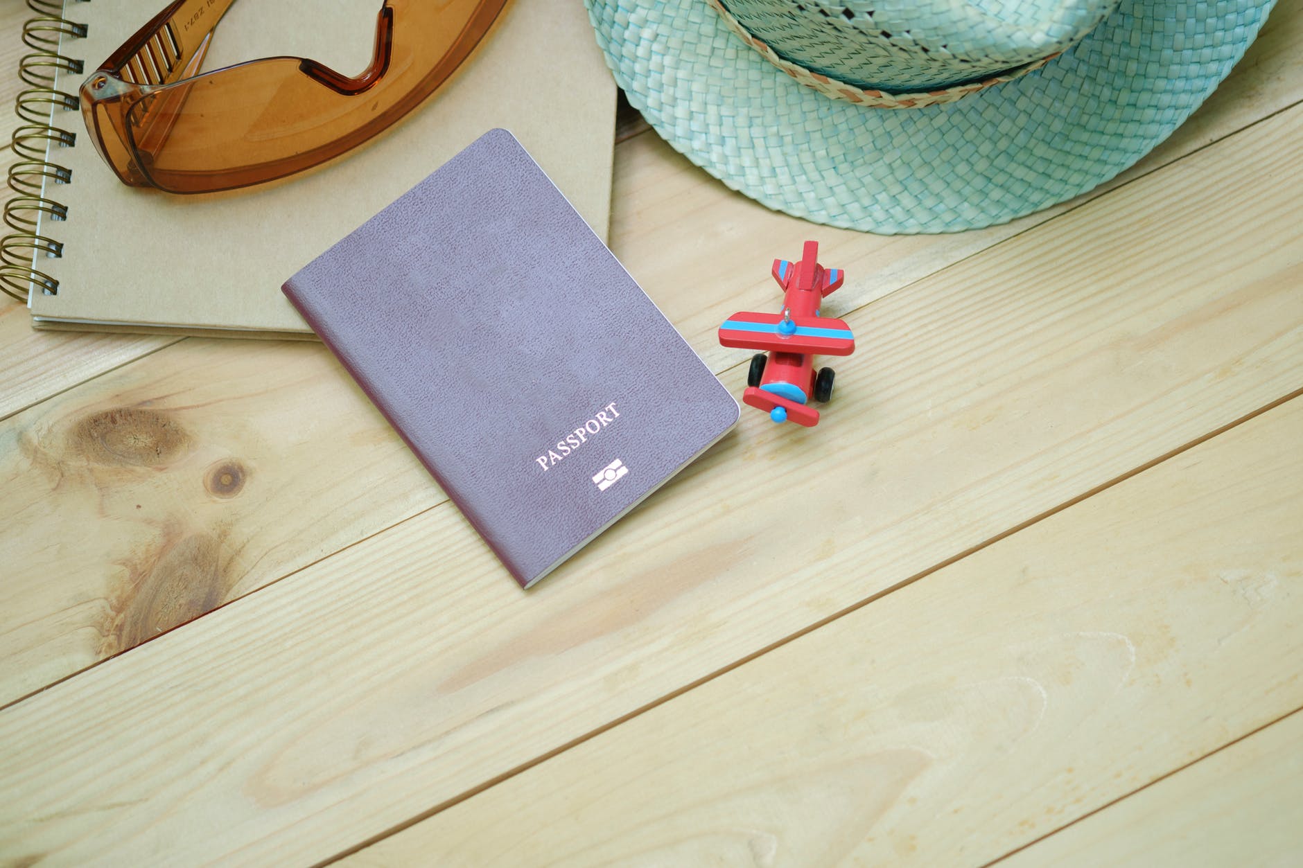 Cẩm nang du lịch hè Thái Lan một mình dành cho bạn nữ 4 du lịch thái lan một mình cho bạn nữ: mang theo passport