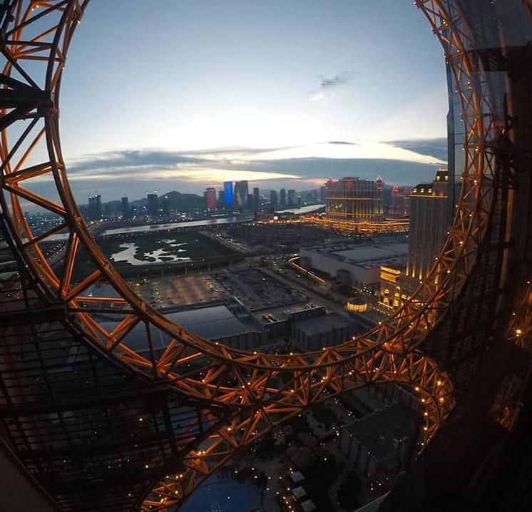Tất tần tật bí kíp du lịch Hong Kong & Macau trong 5 ngày 4 đêm 21 vòng đu quay golden reel ferris