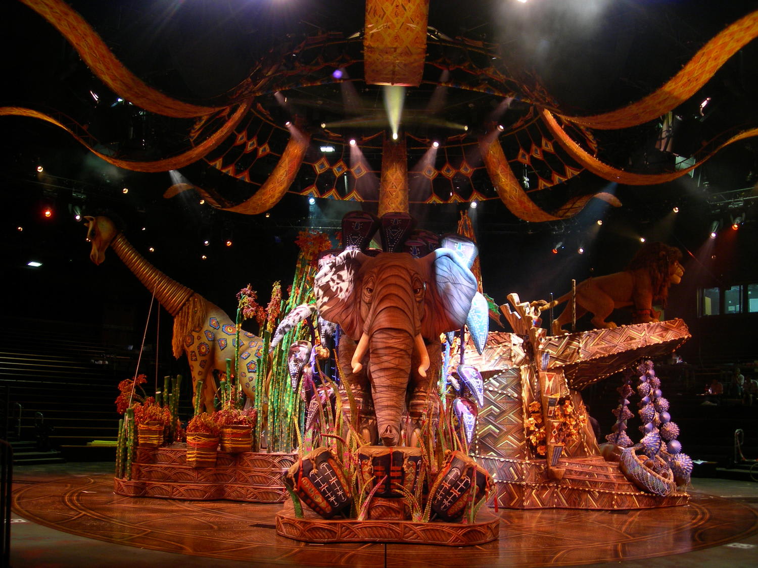 Tất tần tật bí kíp du lịch Hong Kong & Macau trong 5 ngày 4 đêm 5 festival of lion king hong kong
