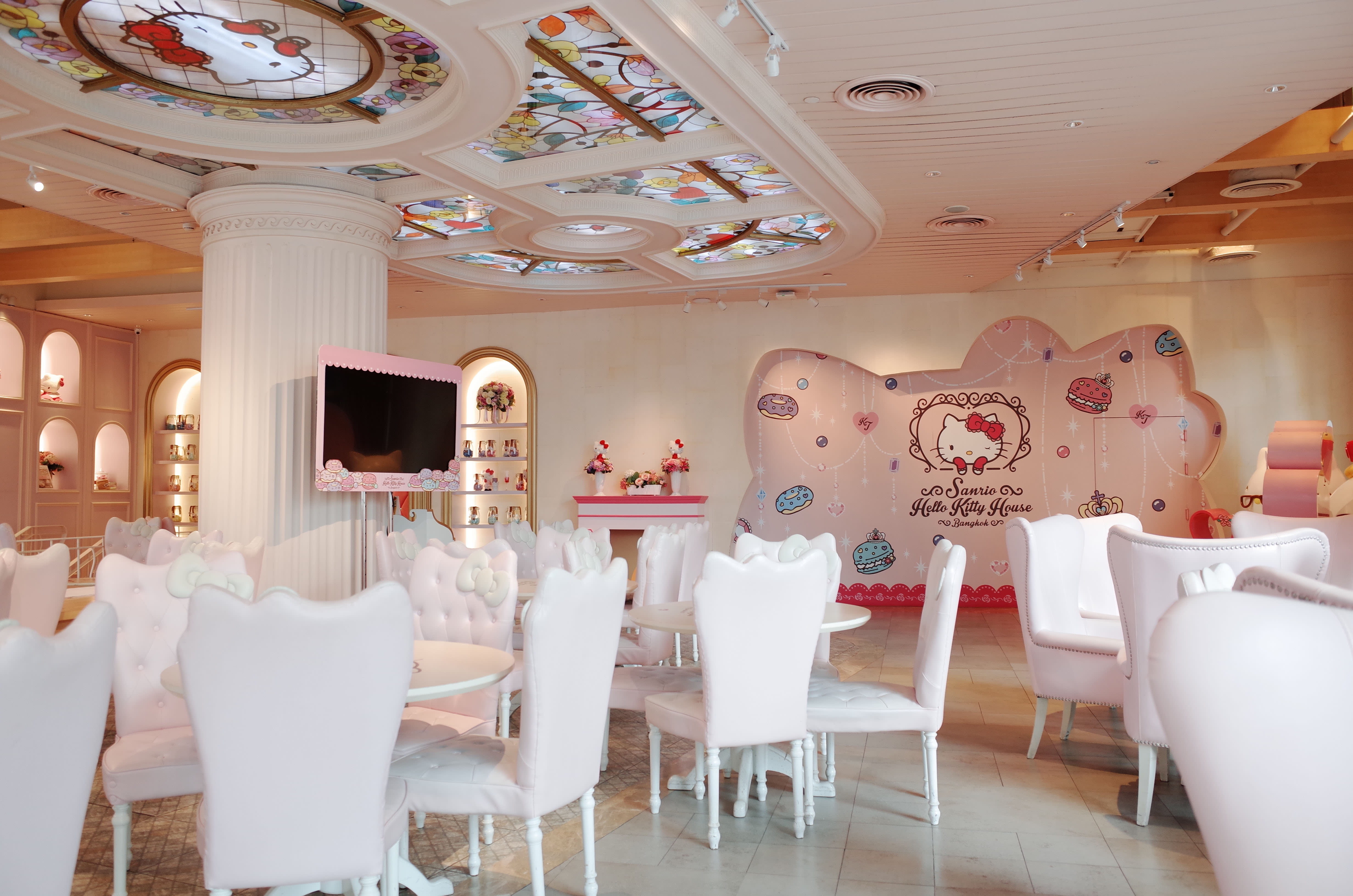 Sống lại thuở thơ bé tại Hello Kitty House ở Bangkok 11 khu vực tiệc gia đình tại hello kitty house