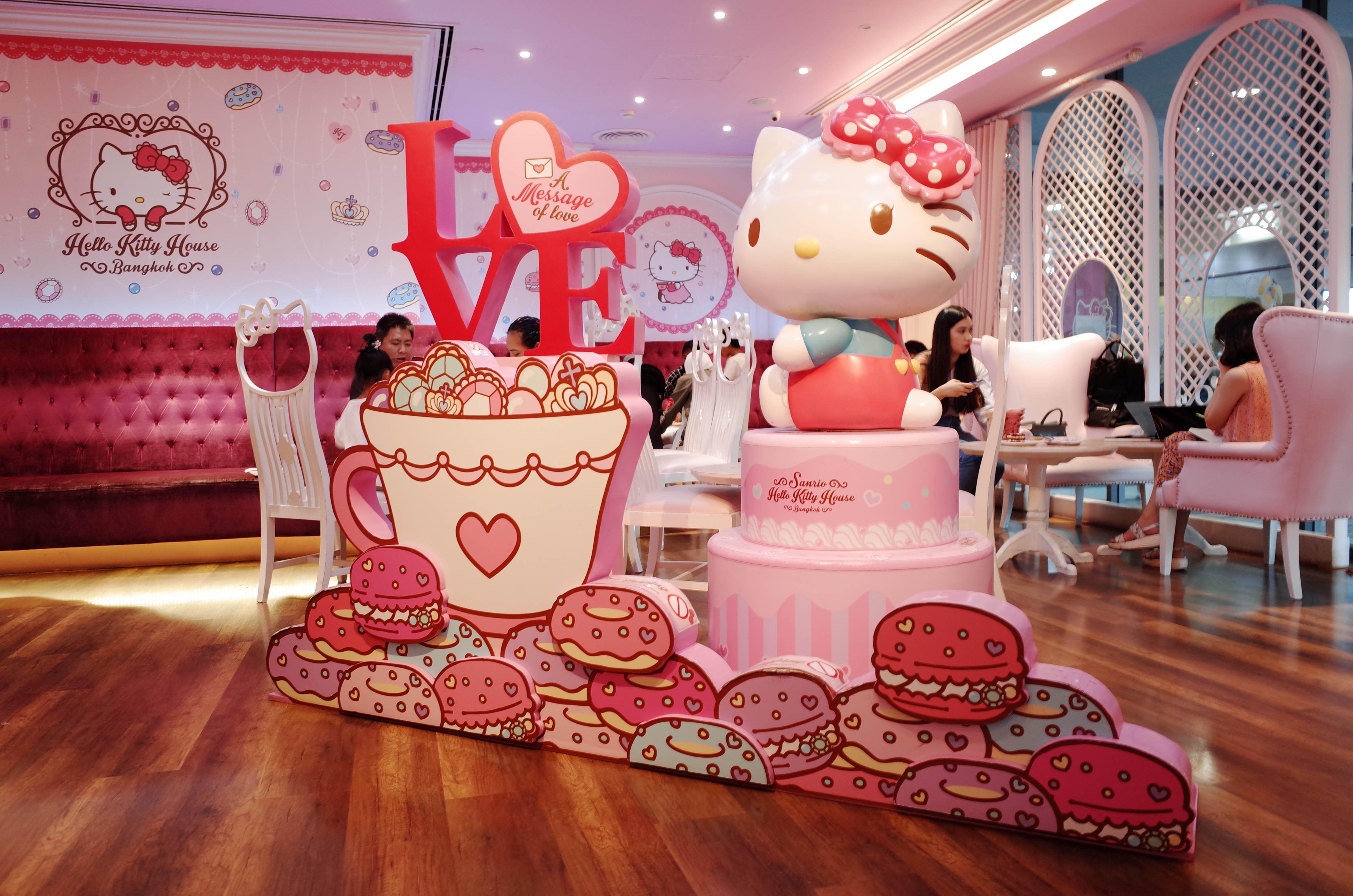 Sống lại thuở thơ bé tại Hello Kitty House ở Bangkok 6 chủ đề love tại hello kitty house bangkok