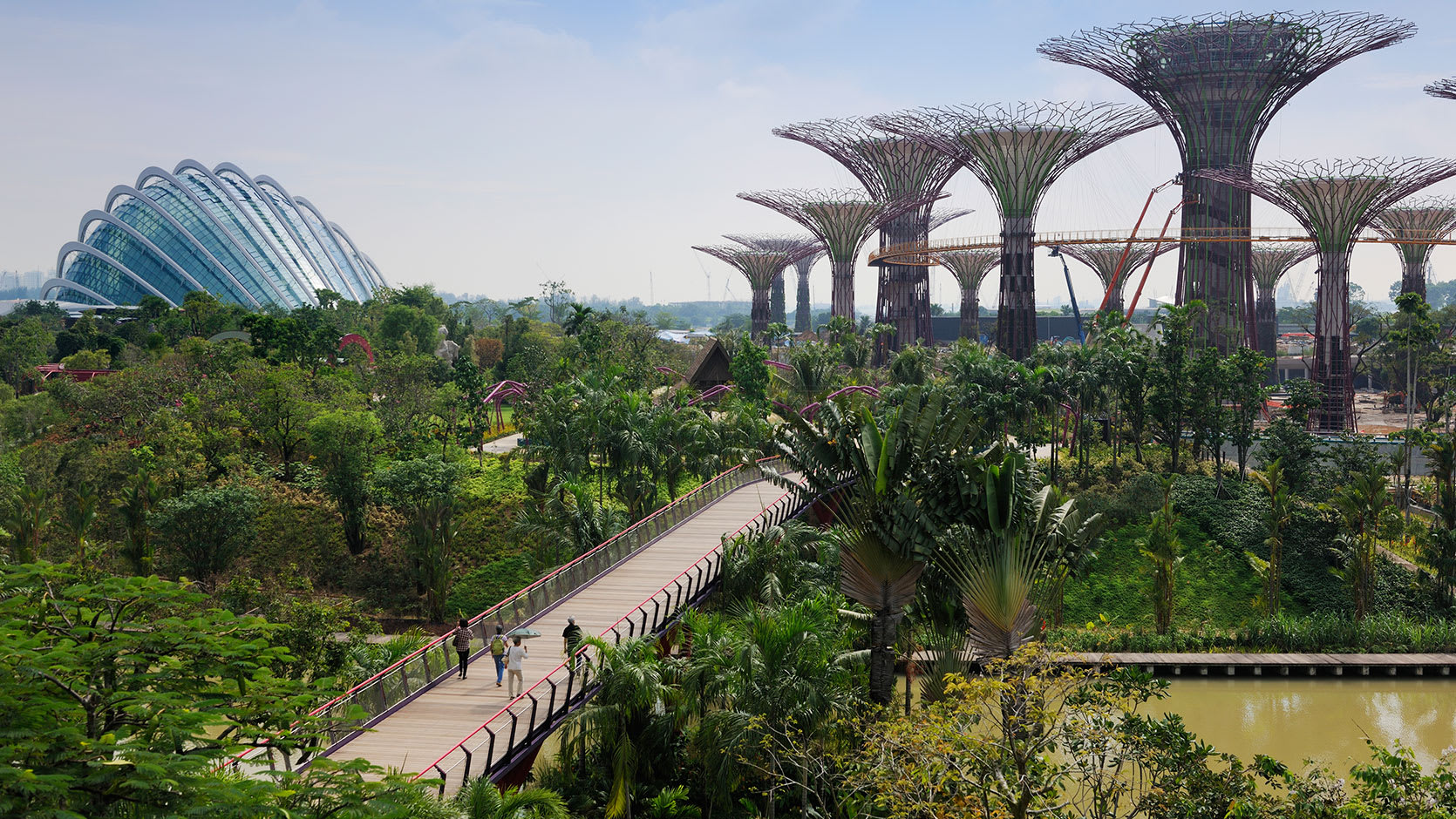 Nghỉ lễ Quốc Khánh 3 ngày, cả gia đình nên đi đâu du lịch tự túc? 7 gardens by the bay singapore nhìn từ xa