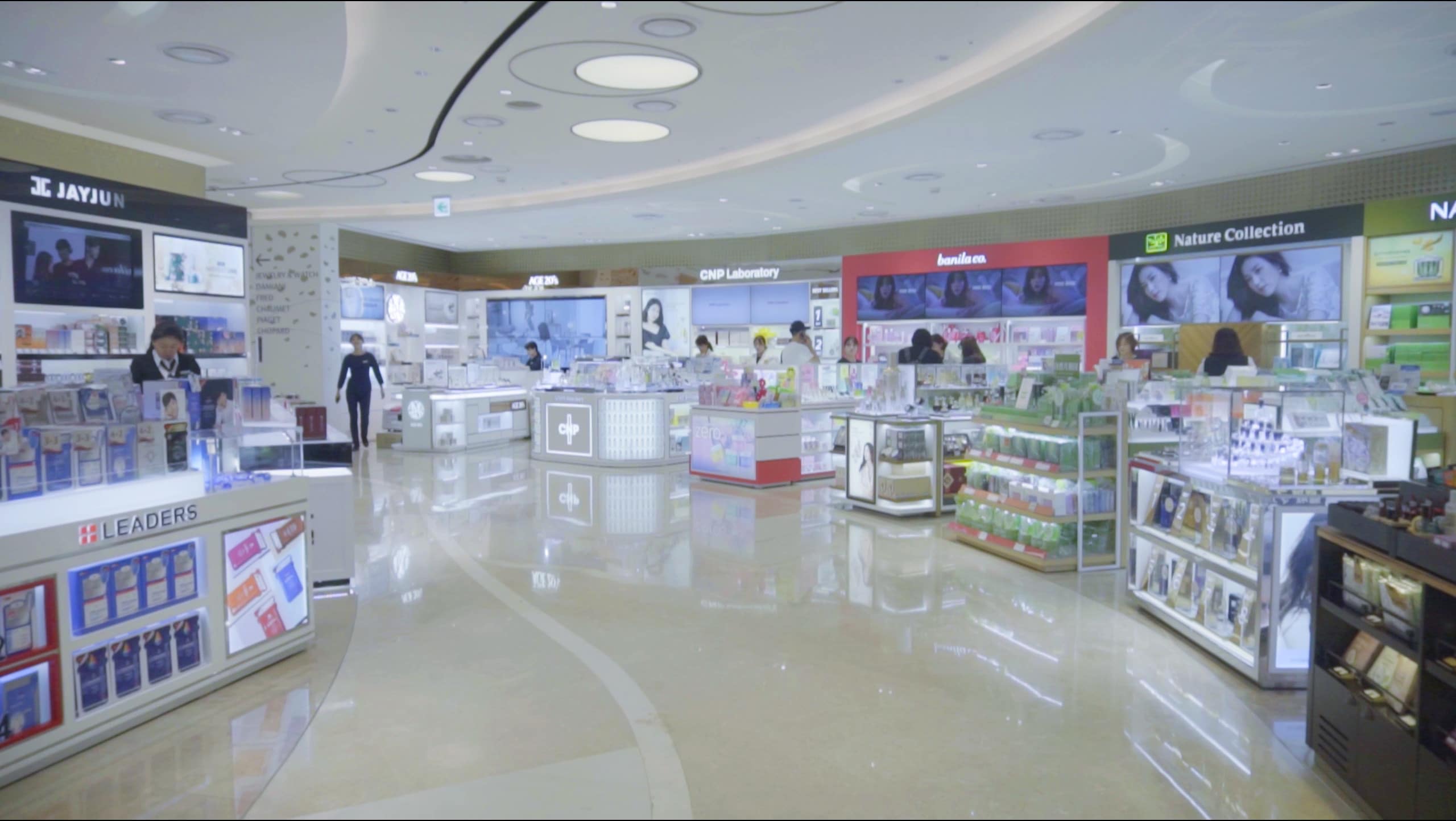 Vi vu khám phá những phim trường đẹp lung linh tại Hàn Quốc 27 lotte duty free là một phim trường hàn quốc rất hiện đại