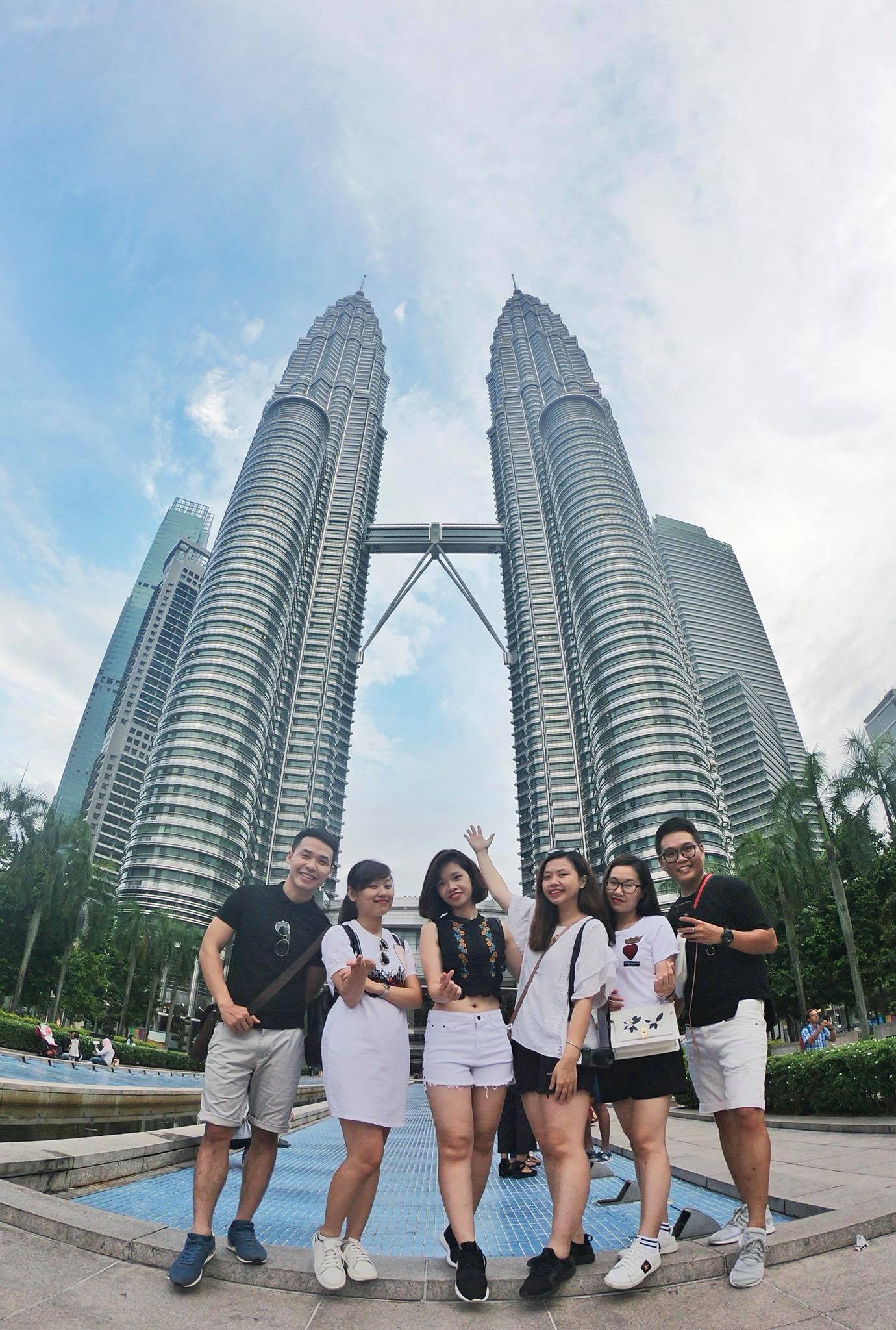 chụp ảnh tại tháp đôi petronas