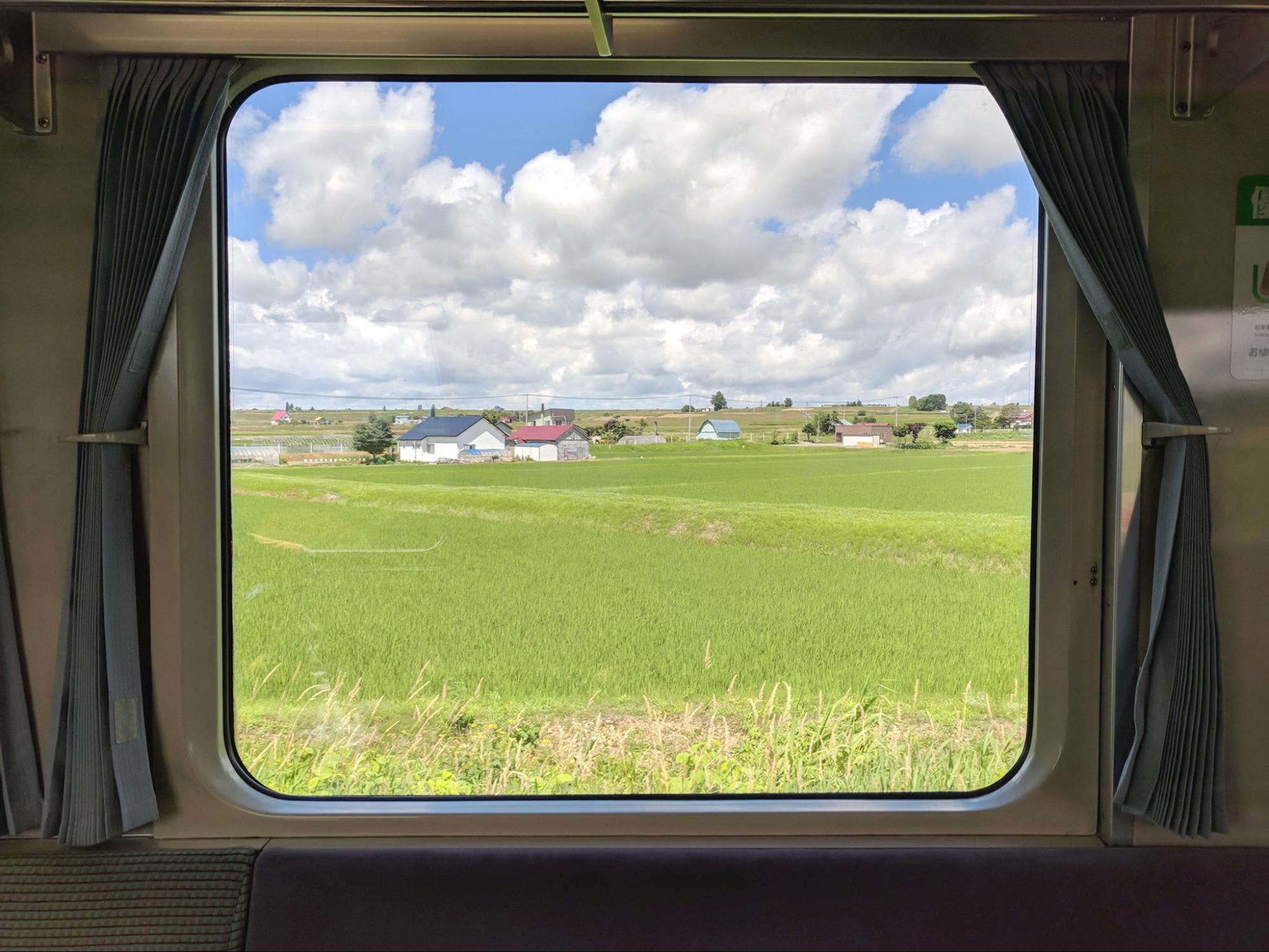 Mùa hè đẹp nhất Hokkaido, Nhật Bản 5 hokkaido nhìn qua khung cửa sổ