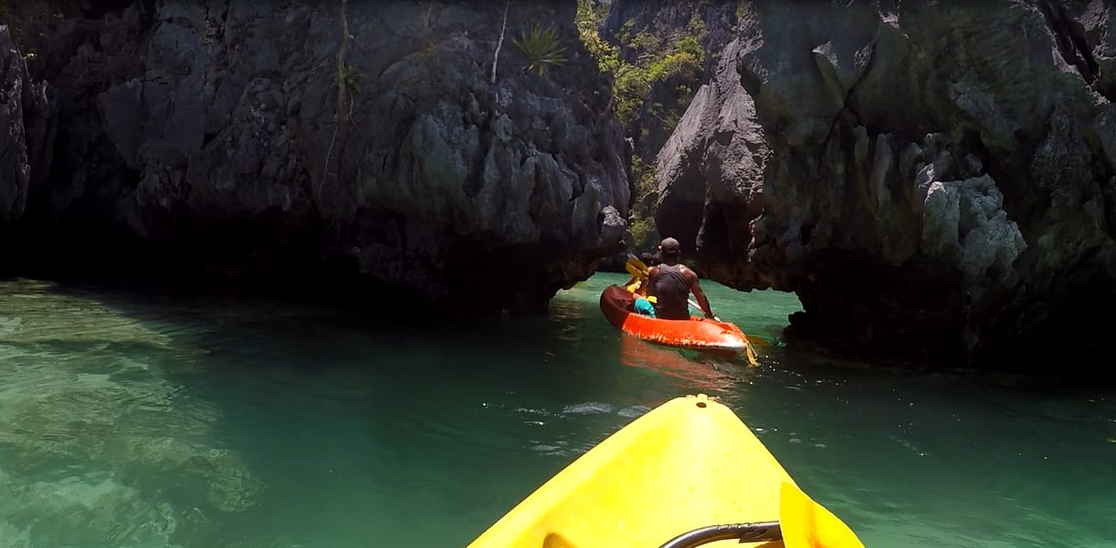 El Nido Philippines trong tôi 10 chèo kayak vào secrect lagoon