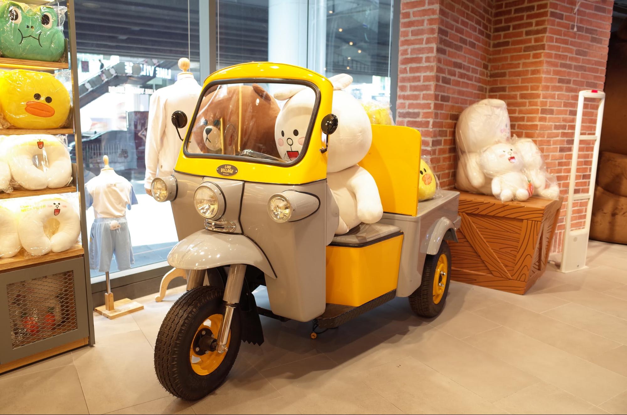 Giant plush Brown and Cony at the LINE Store in Bangkok