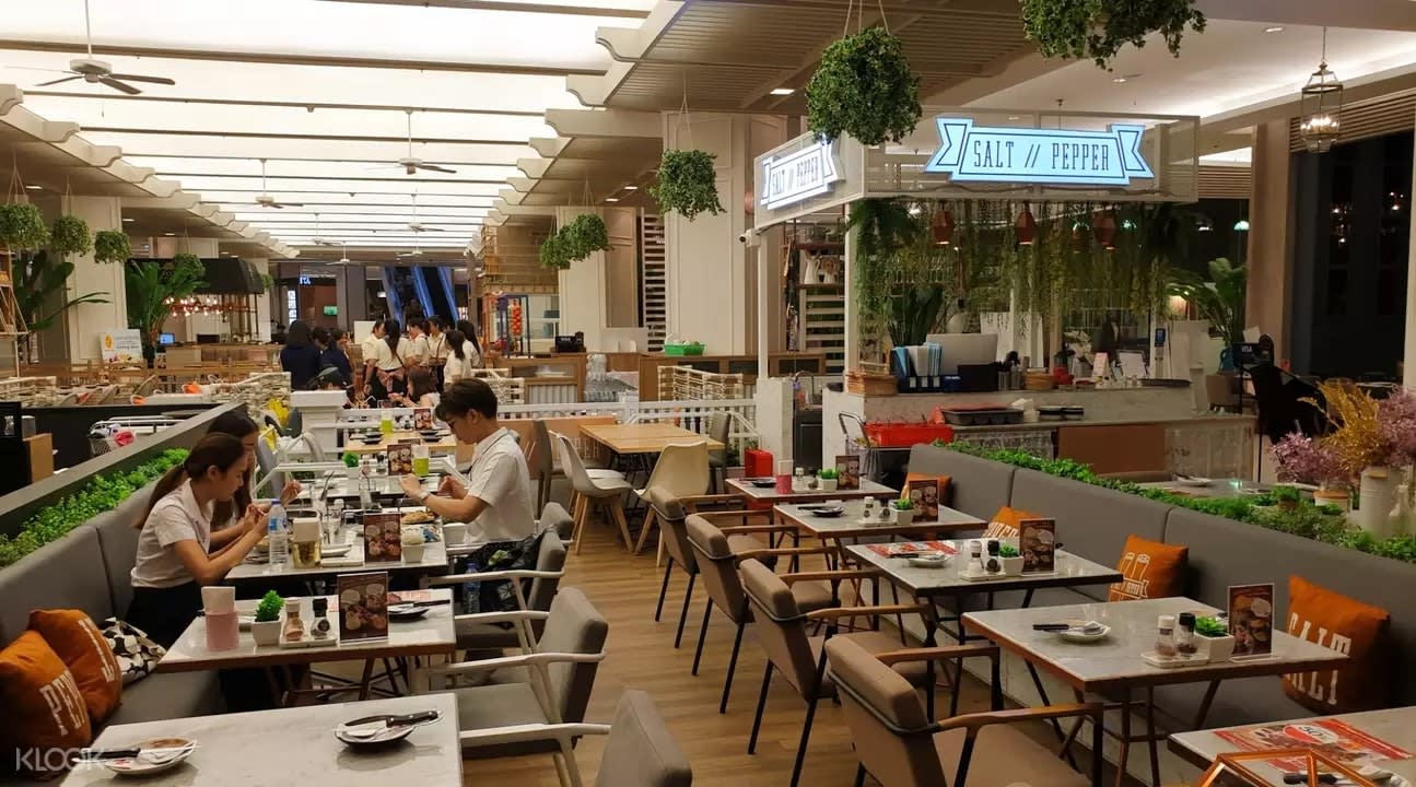 Salt // Pepper cafe interior