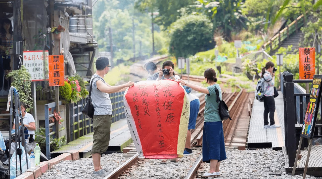 shifen lantern taipei 