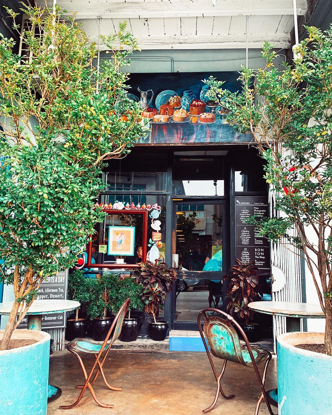 10 Trendy Penang Cafes Serving Some Great Aesthetics And Even