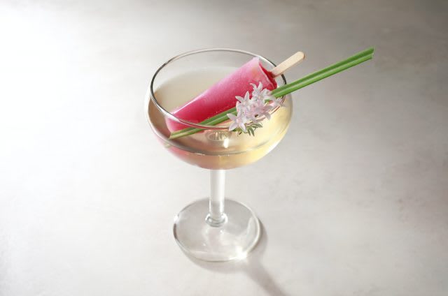 tokyo starbucks cherry blossom drink