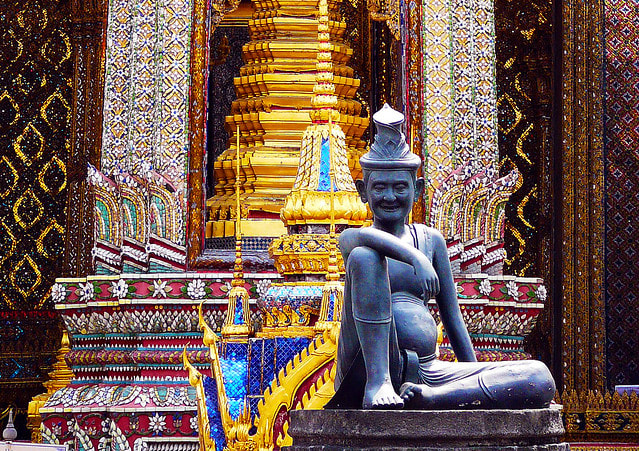 bangkok-bts-guide-Wat-Phra-Kaew-Complex