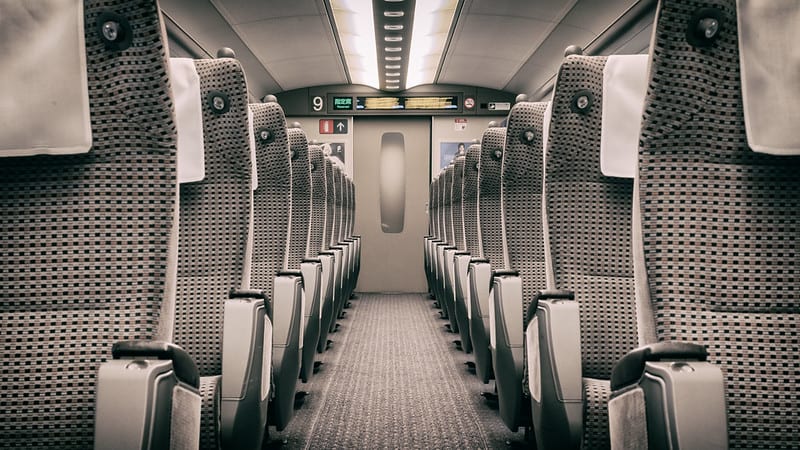 shinkansen-luggage-seats