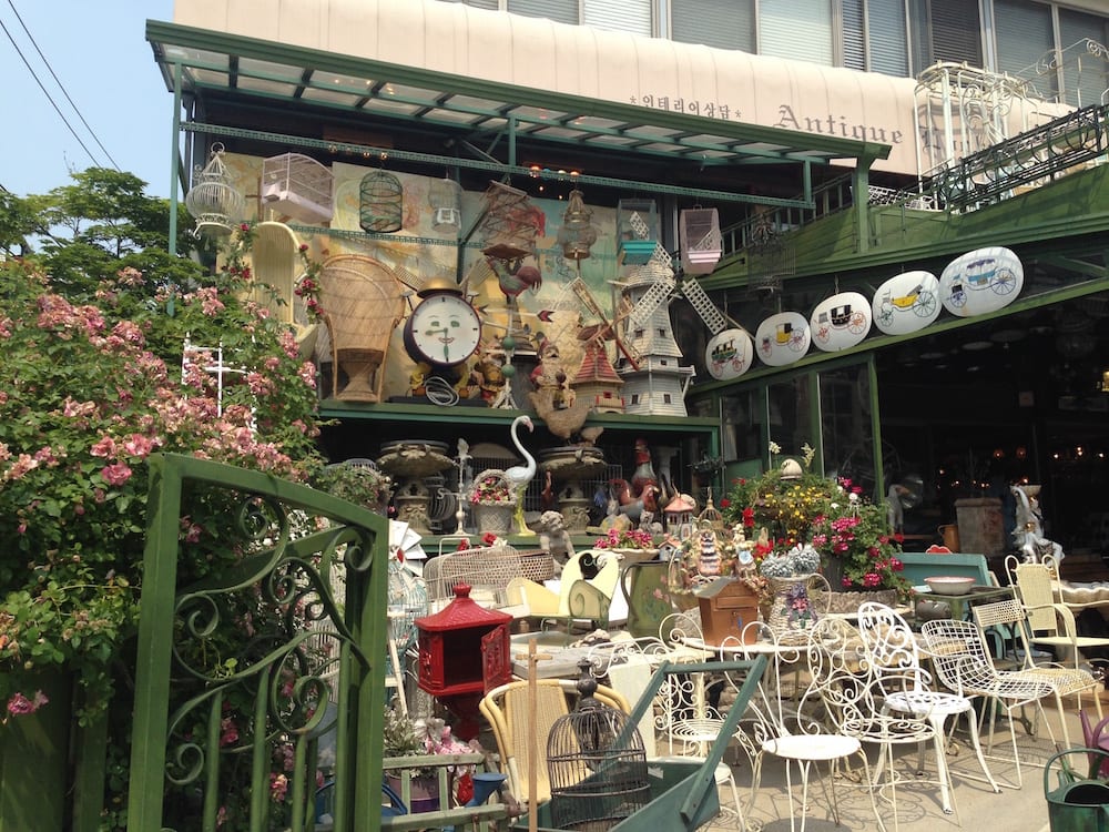 Itaewon Antique Furniture Street Itaewon Antique Furniture Street