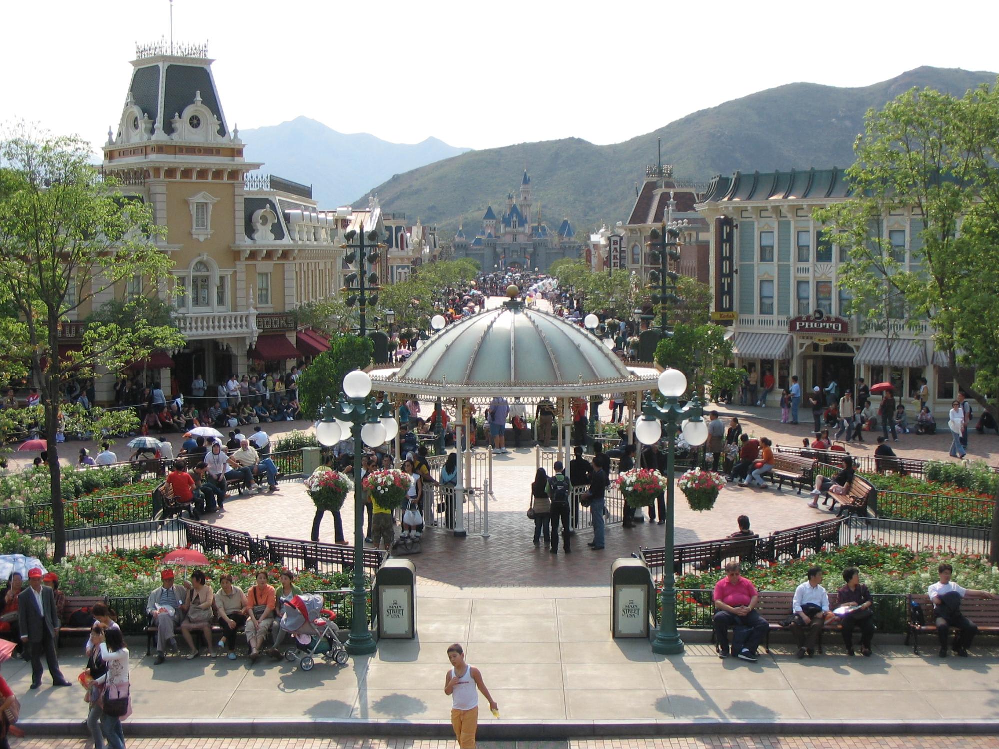 Hong Kong Disneyland Guide | YOURS TO EXPLORE