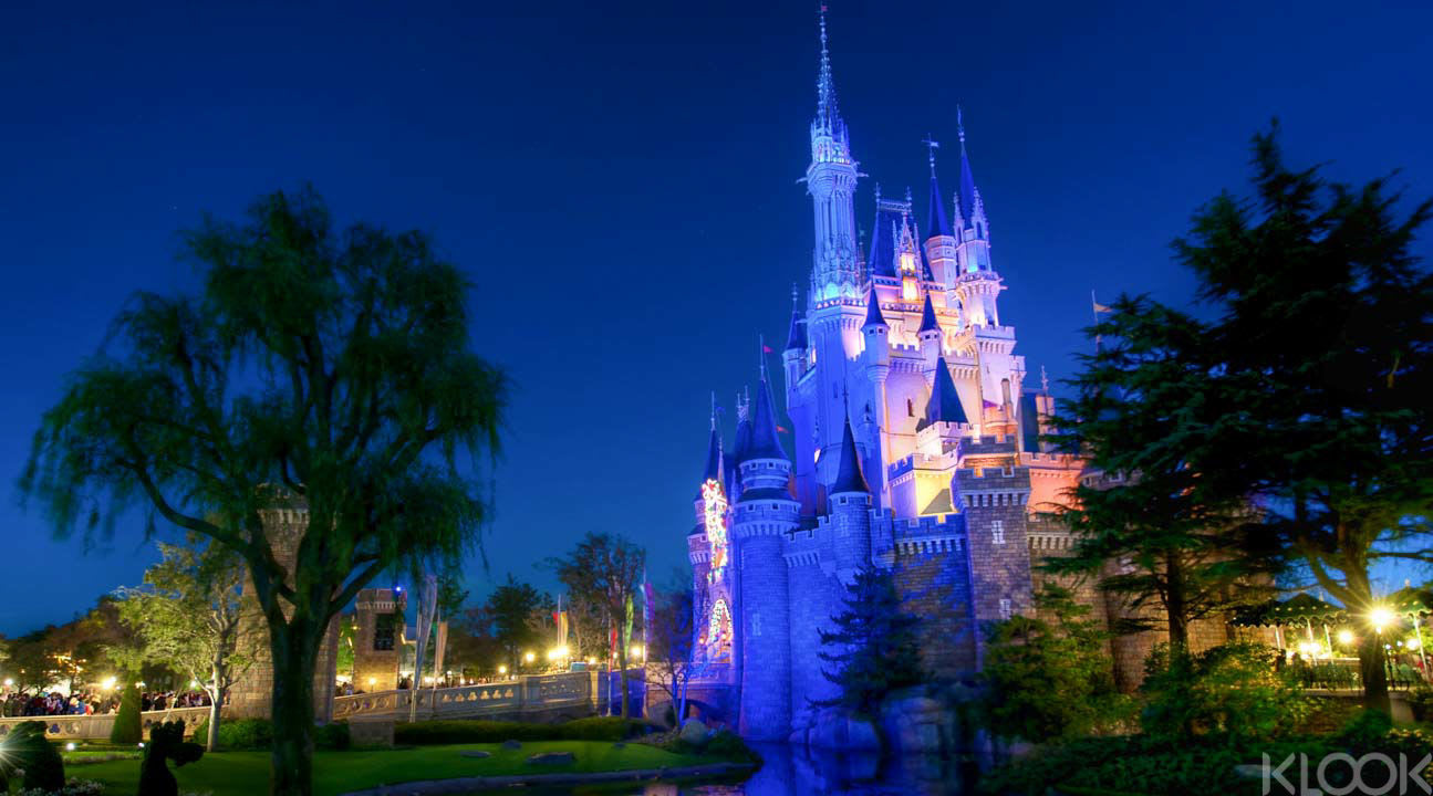 Fe7058f3 Tokyo Disneyland Nightlife Jpg