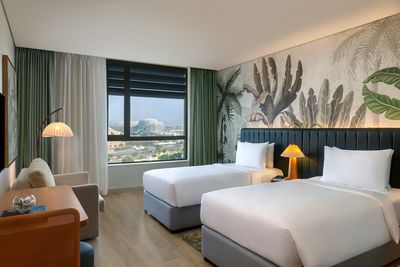 1 Deluxe Plaza View at Yas Plaza Mangroves by IHG