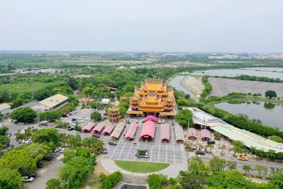 從空中鳥瞰四草大眾廟，河海交會的生態聚落