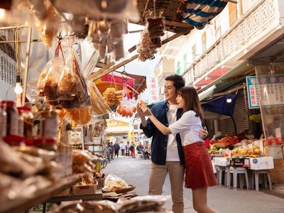 360 Lantau Private Coach Tour: Big Buddha & Tai O