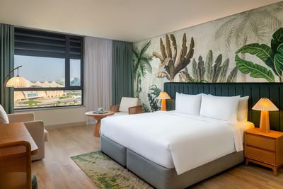 1 Deluxe Plaza View at Yas Plaza Mangroves by IHG