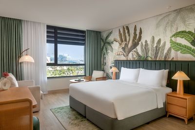1 Deluxe Plaza View at Yas Plaza Mangroves by IHG