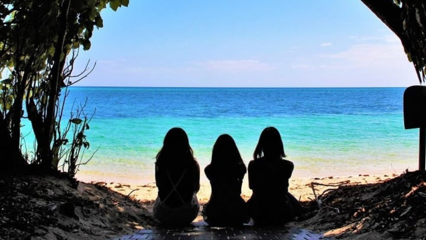 Have fun out in the sun at Green Island. Image credits: @living.in.cairns