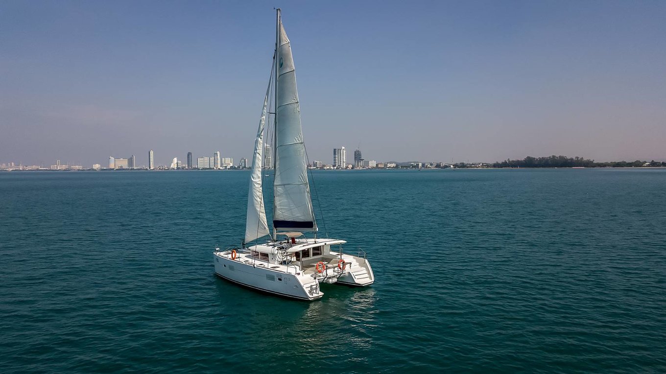 Pattaya SC420 Sailing Catamaran Private Charter Tour by Ocean Escape