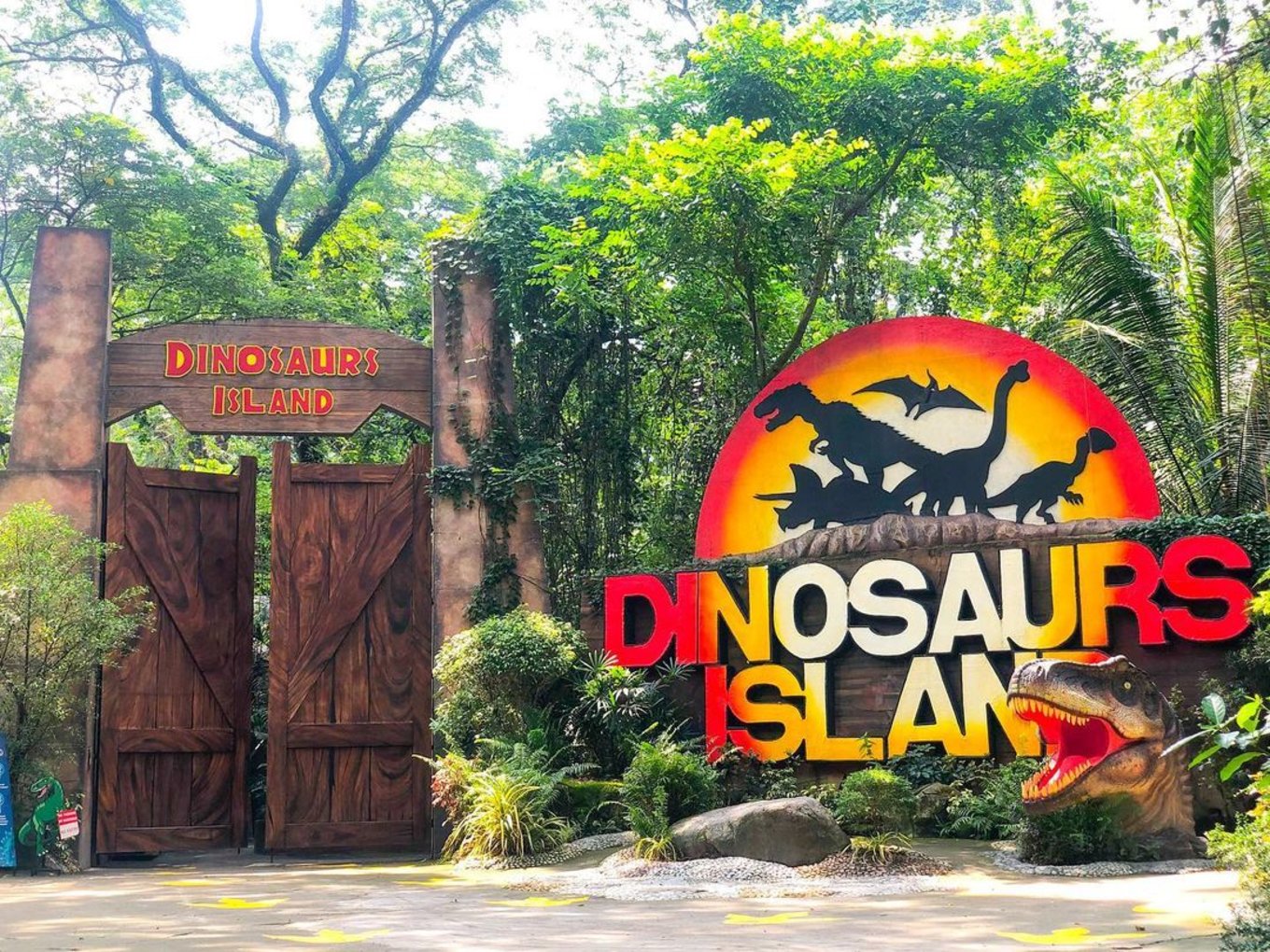 dinosaurs island clark entrance