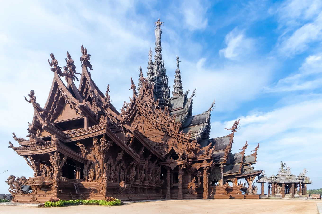ปราสาทสัจธรรม (The Sanctuary of Truth)