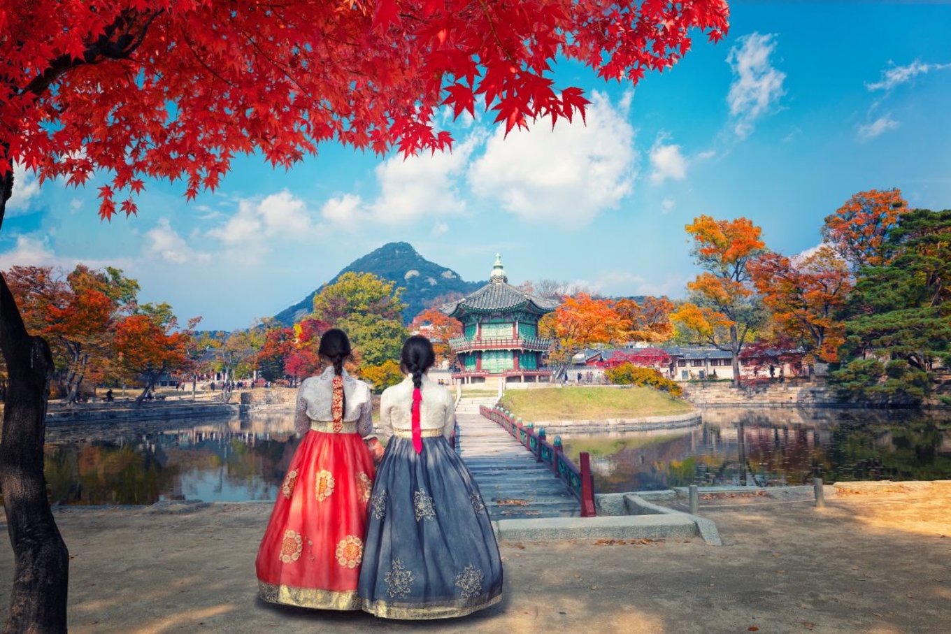 韓国　ソウル　景福宮　韓服を着た女性たち