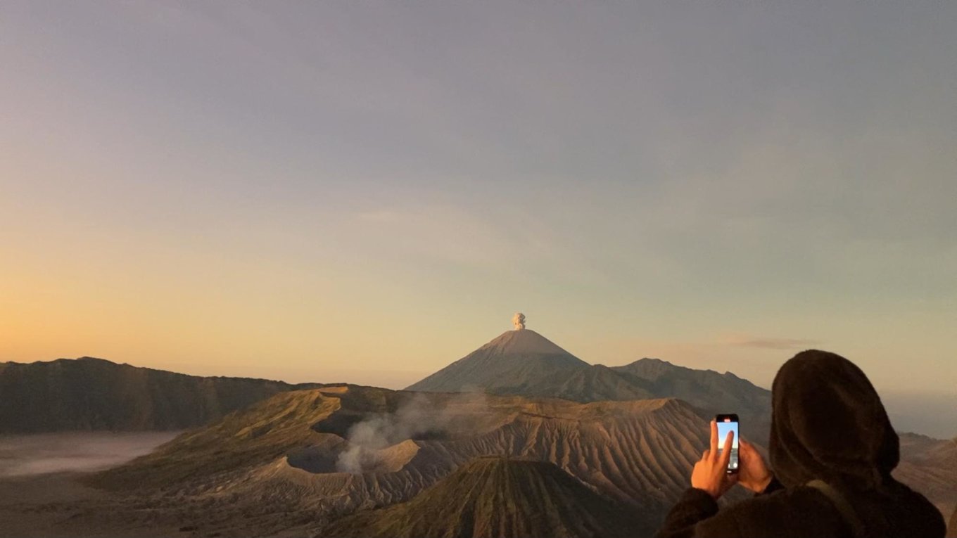 ブロモ山サンライズツアー
