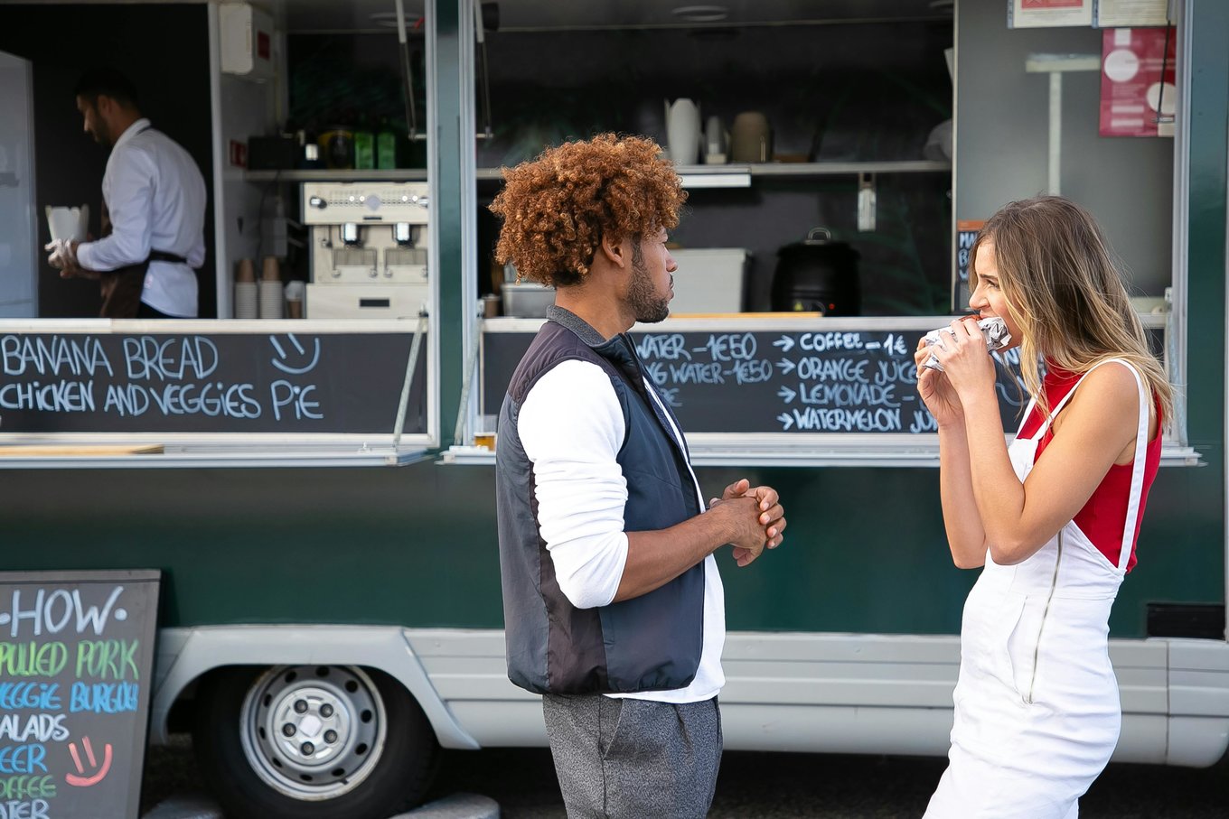 Grabbing a bite from LA’s food trucks | Photo Credit: Kampus Production on Pexels