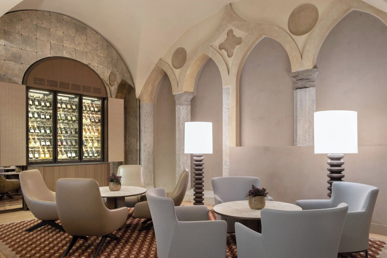 5-star lobby at Milan’s luxurious hotels