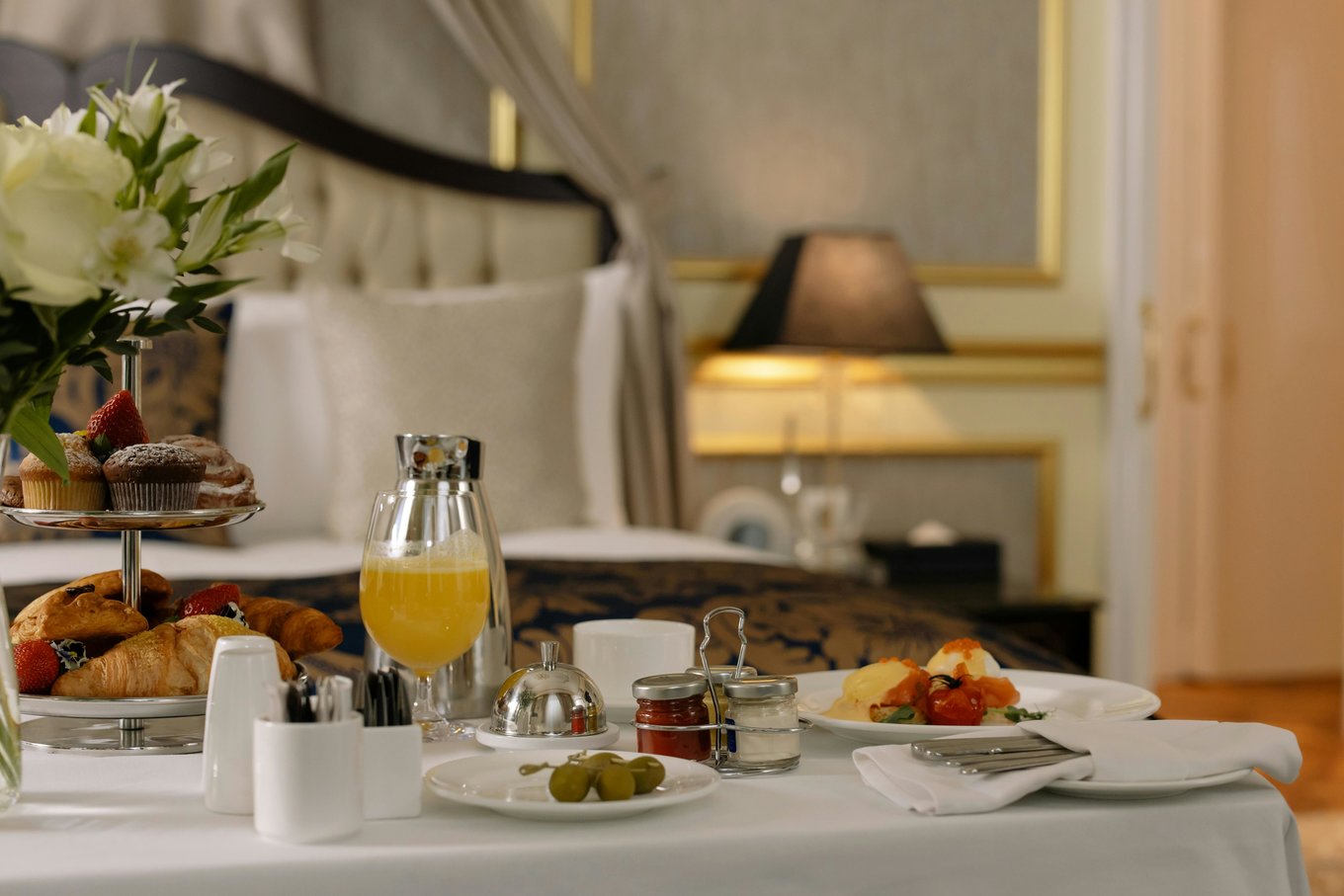 Breakfast in bed at Paris’ boutique hotel | Photo Credit: cottonbro studio on Pexels