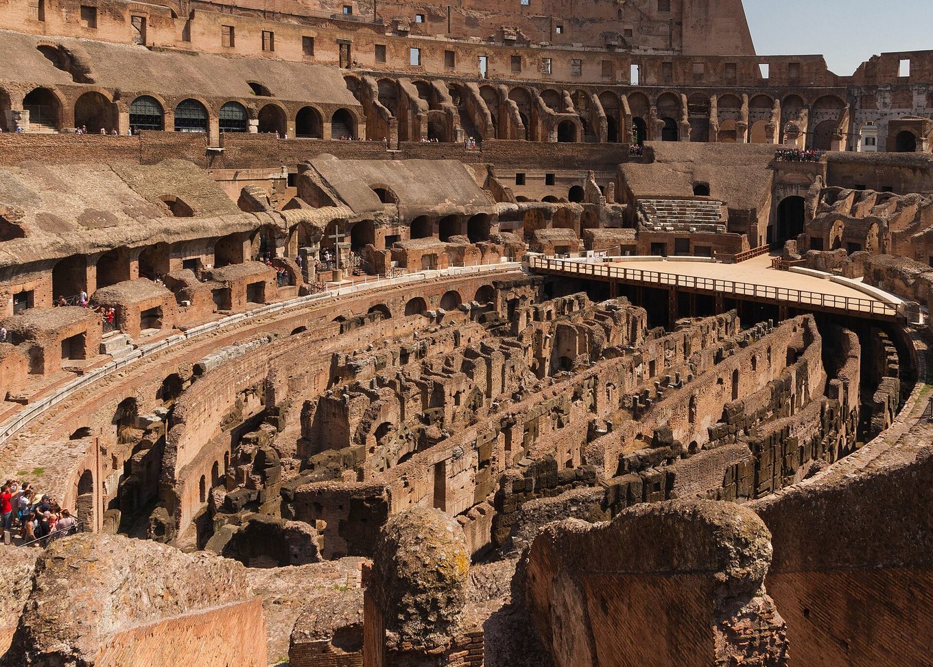 Colosseum hypogeum and arena floor | Photo from Jebulon on Wikimedia Commons 