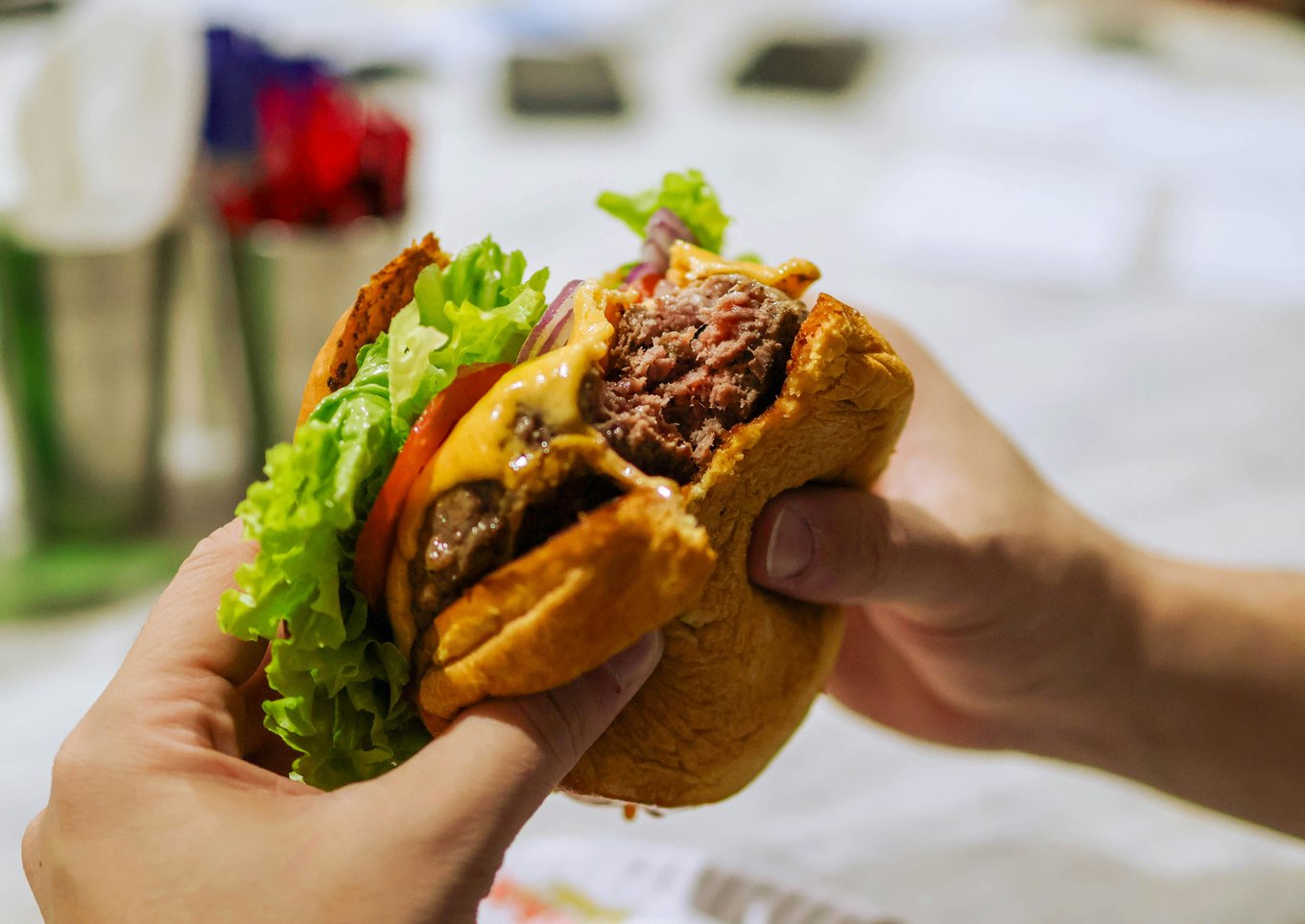 Classic burger from The White Lady, a popular cheap eats spot in Auckland | Photo from Mustata Silva on Pexels
