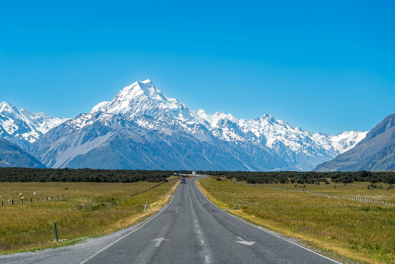 Scenic road leading to Mount Cook in New Zealand | hoto Credit: JinHui CHEN on Unsplash