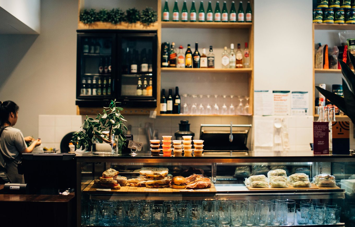 Cozy cafe with fresh sandwiches and drinks on display | Photo Credit: Rachel Claire on Pexels
