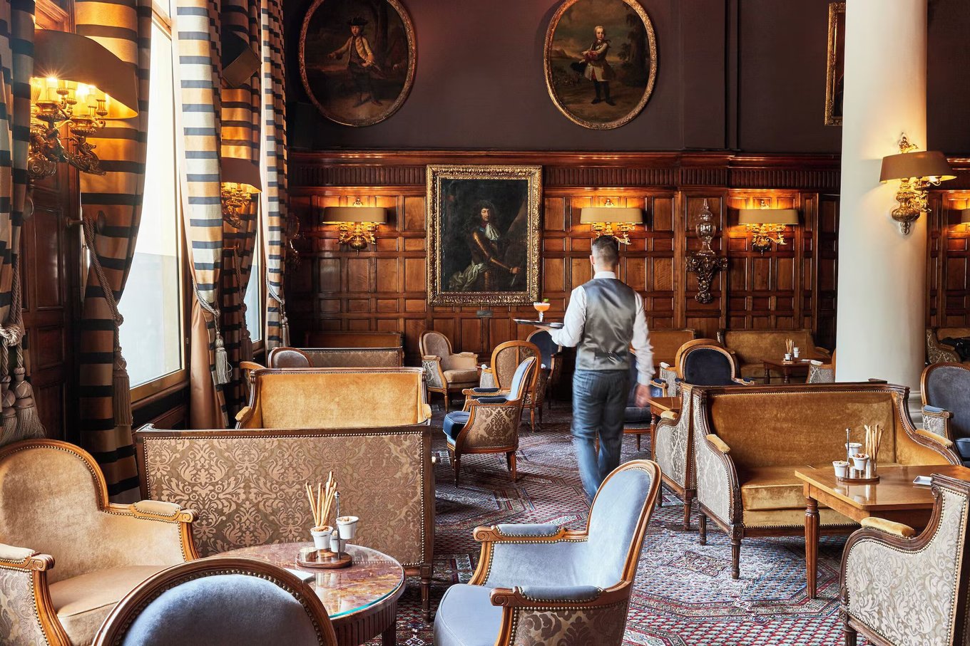 Elegant interior at Le Relais bar in Nice, France