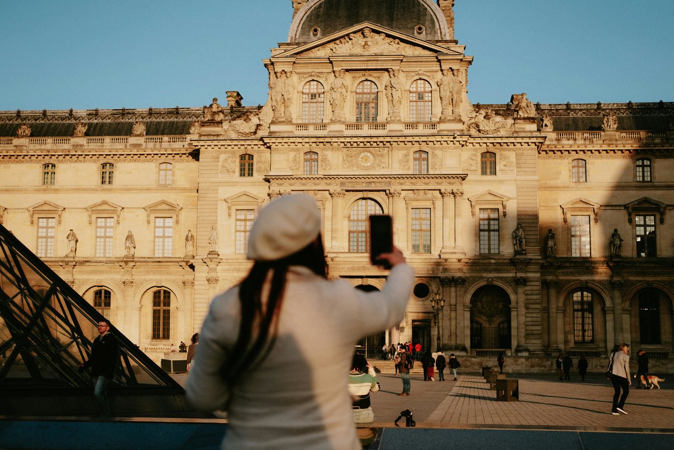 Exploring Paris | Photo Credits: Mathias Reding on Pexel