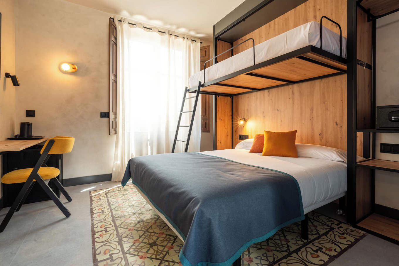 A stylish private room in The Central House Granada Elvira
