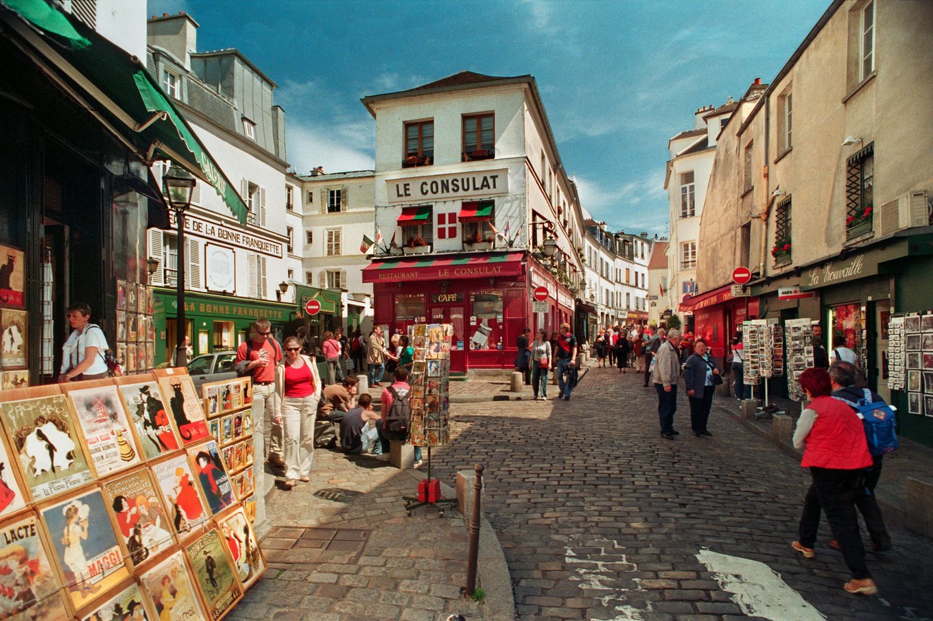 Charming view of Montmartre's cobblestone market street