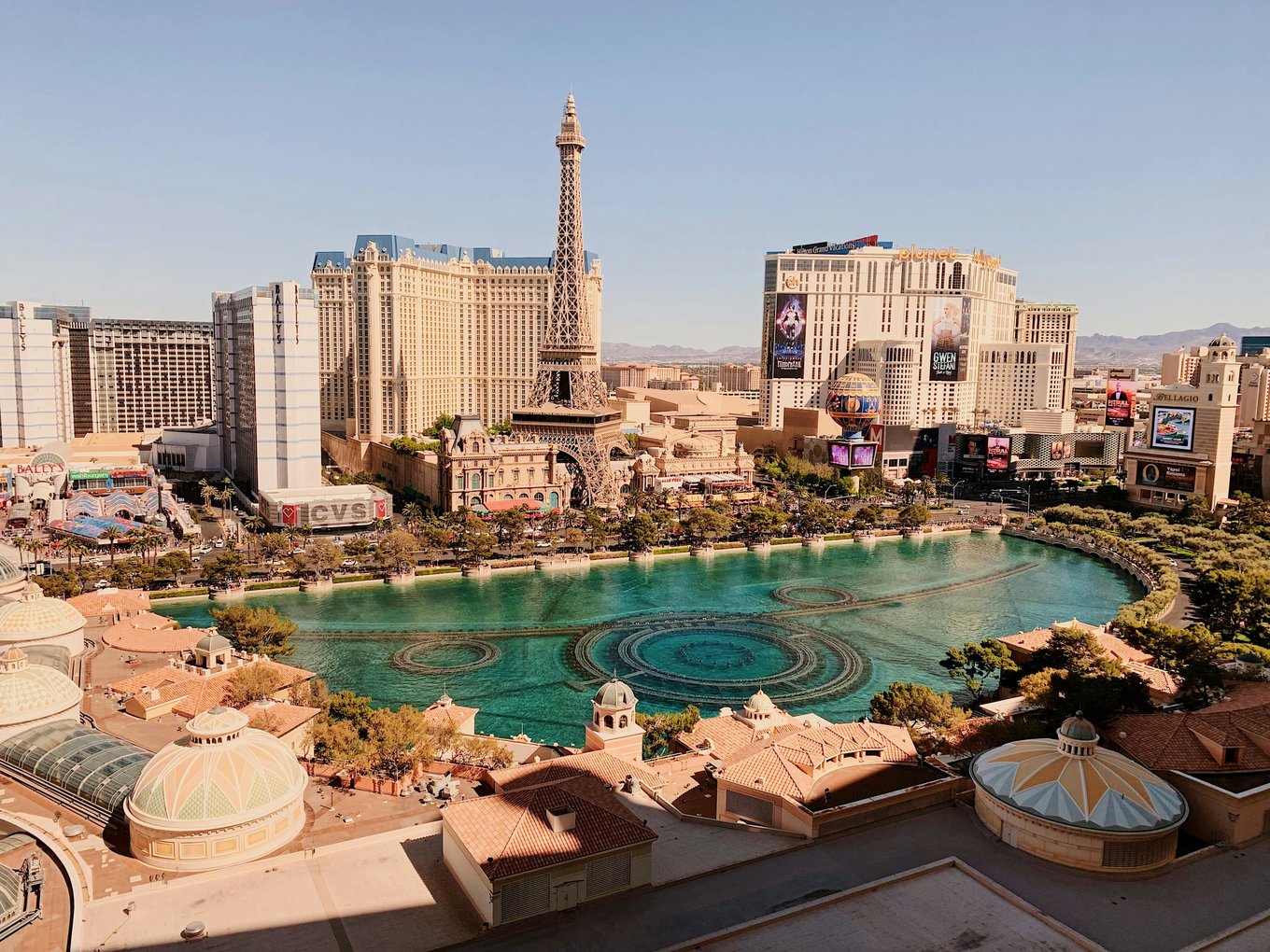 A view of the Las Vegas Strip, with the Eiffel Tower replica | Photo by Solvej Nielsen on Pexels