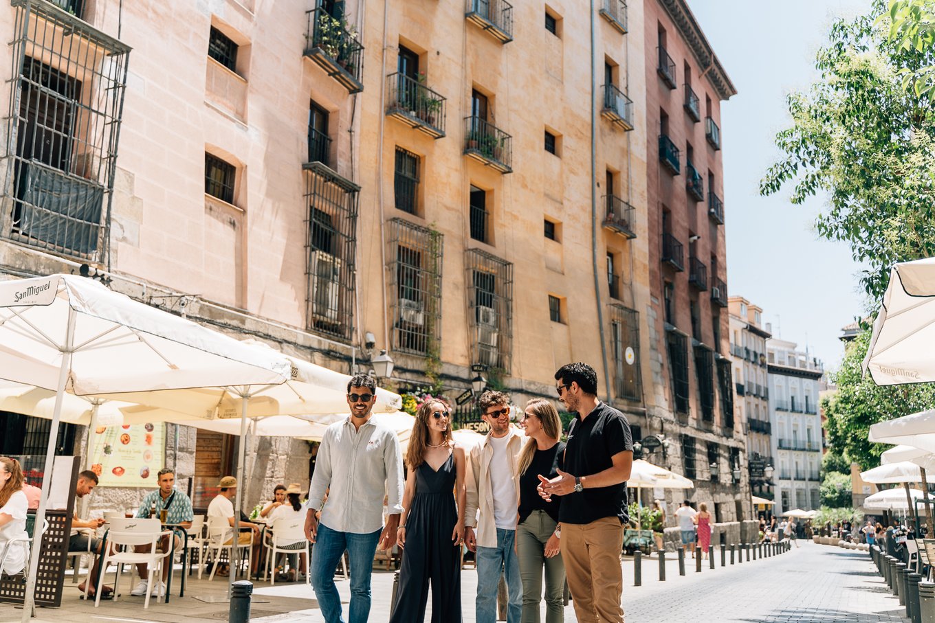 Group of friends exploring the city of Madrid