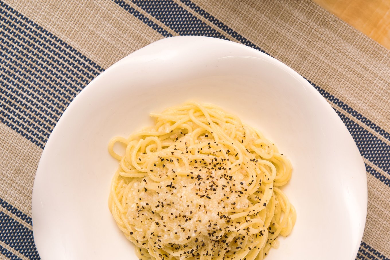 A plate of cacio e pepe, a classic Roman pasta | Photo by Takeshi Arai on Pexels